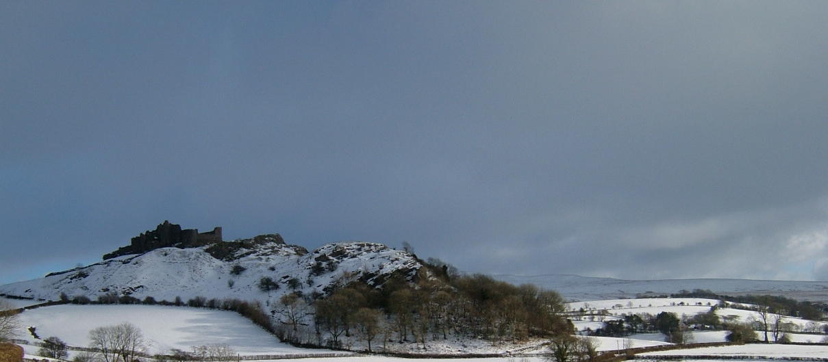 Castell Carreg Cennen in the snow - 2