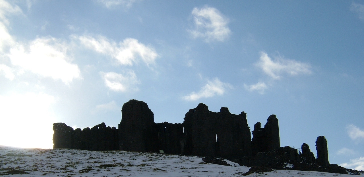 Castell Carreg Cennen in the snow - 3