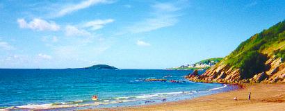 View of Looe Bay from Millendreath beach